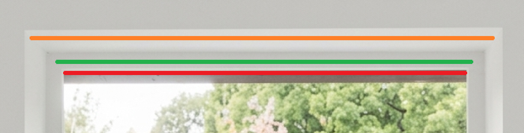 Ausschnitt einer Türöffnung mit drei farbigen Linien für mögliche Montagepositionen